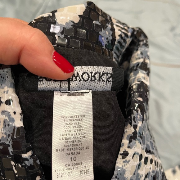 Beautiful jacket almost new size 10 - Picture 9 of 9